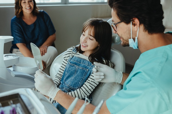 What’s The Difference Between A Family Dentist And A General Dentist?